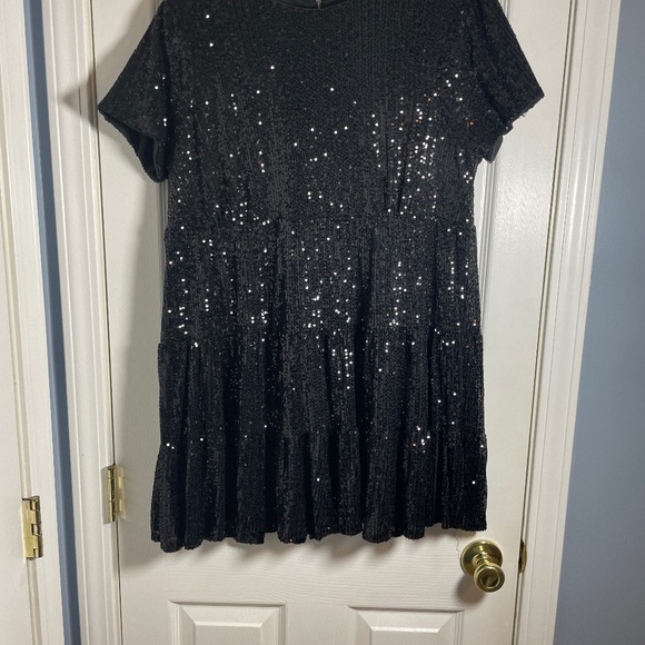 Women’s Lulus Black Sequin Size Large - Picture 1 of 3